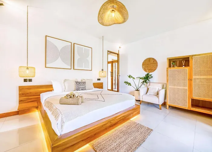 Chicago Brand New 7 Bdr Private Pool Villa Seminyak (Bali)