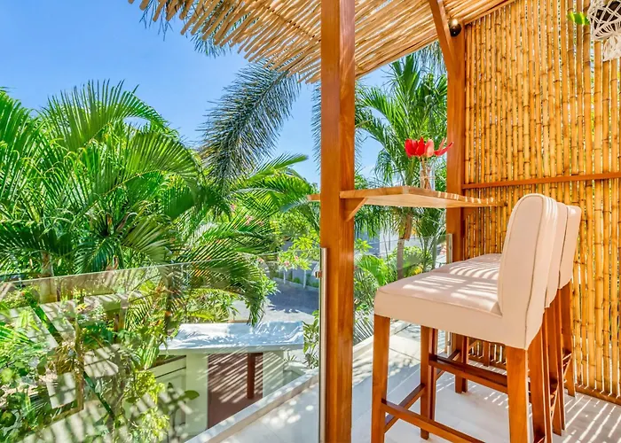 Chicago Brand New 7 Bdr Private Pool Villa
