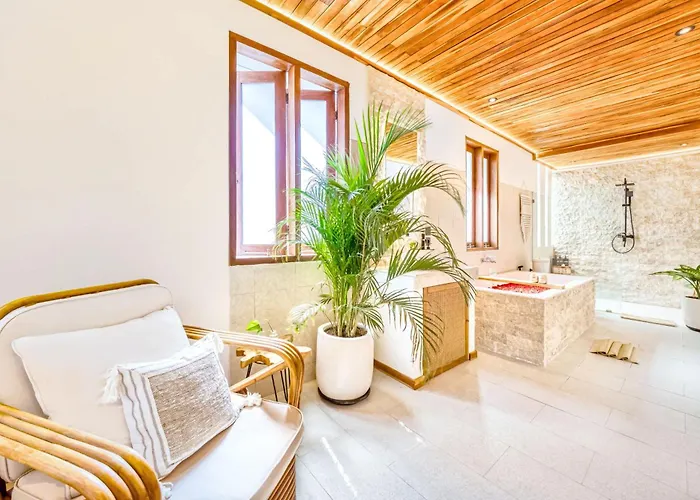 Villa Chicago Brand New 7 Bdr Private Pool Seminyak (Bali)