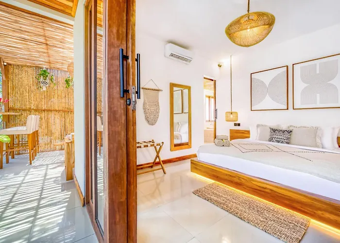 Chicago Brand New 7 Bdr Private Pool * Seminyak (Bali)