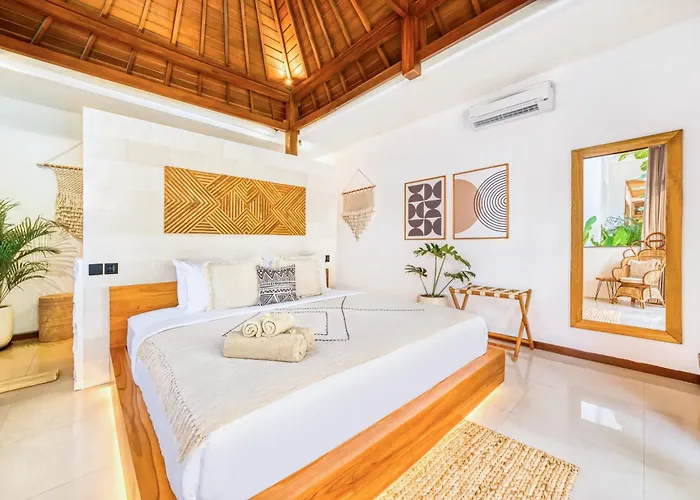 Chicago Brand New 7 Bdr Private Pool Villa