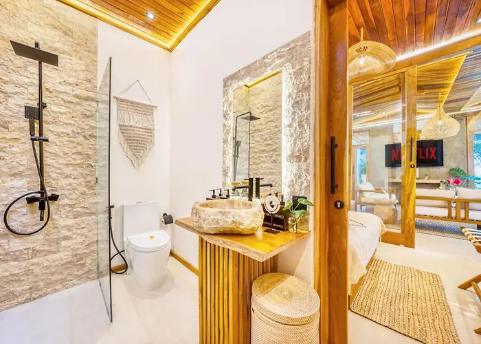 Chicago Brand New 7 Bdr Private Pool *
