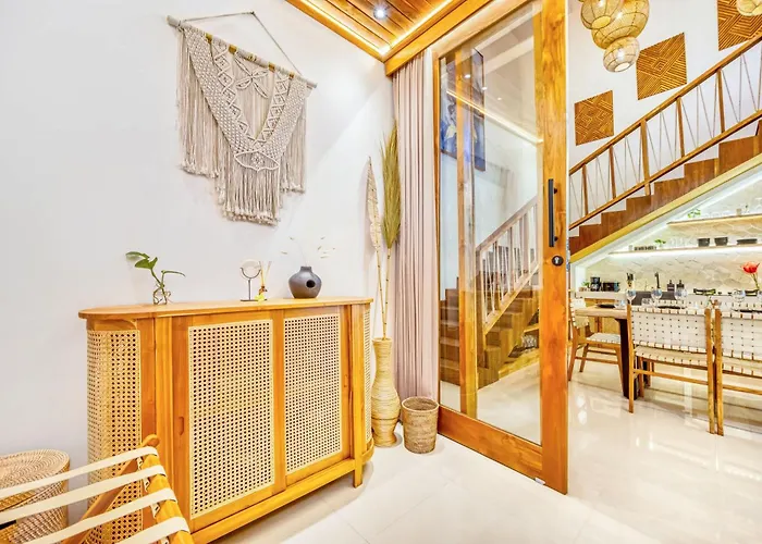 Chicago Brand New 7 Bdr Private Pool Seminyak (Bali)