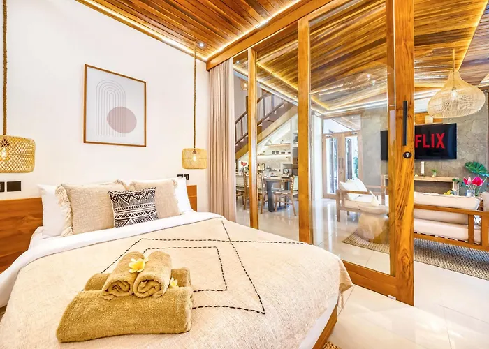 Chicago Brand New 7 Bdr Private Pool Villa