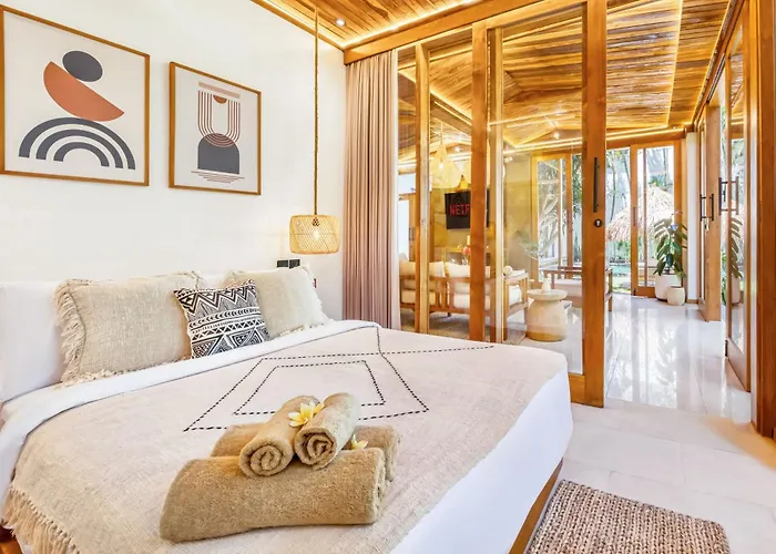 Chicago Brand New 7 Bdr Private Pool Villa *