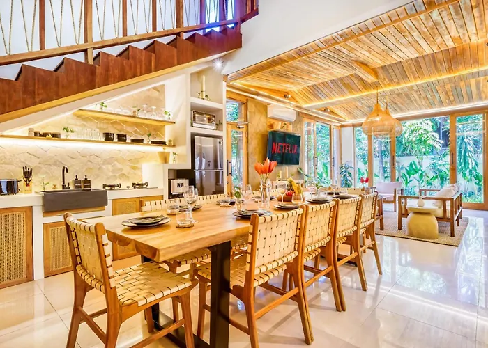 Chicago Brand New 7 Bdr Private Pool Seminyak (Bali)