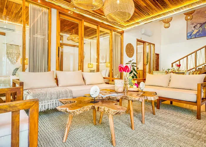 Villa Chicago Brand New 7 Bdr Private Pool Seminyak (Bali)