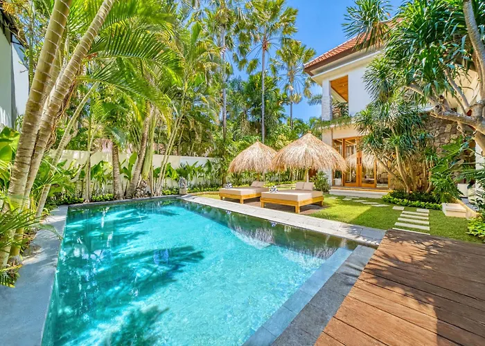 Chicago Brand New 7 Bdr Private Pool *